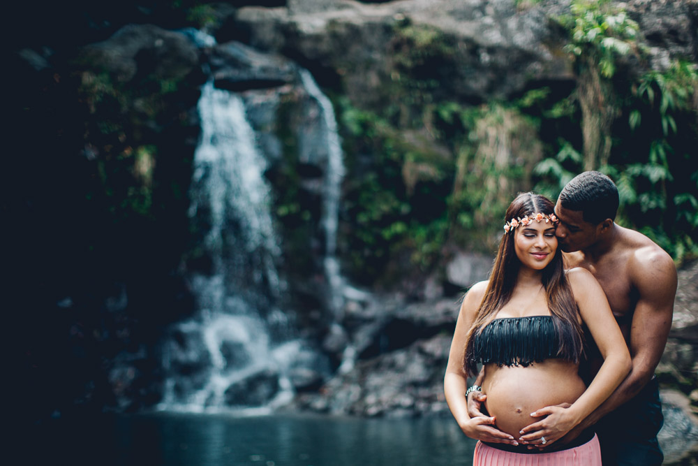 waterfall pregnancy photography on Maui 