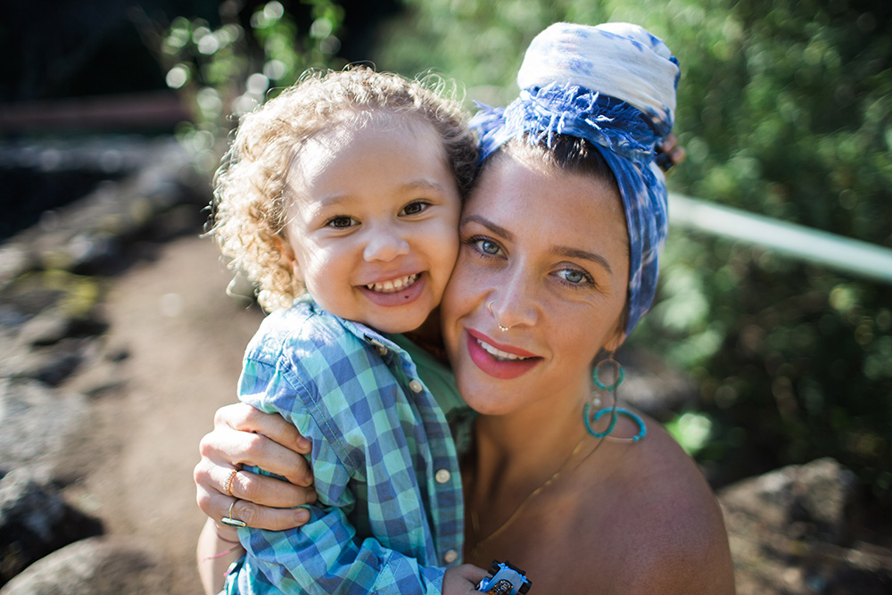 maui mom, portraits by hawaii photographer in iao valley for tropical moms.