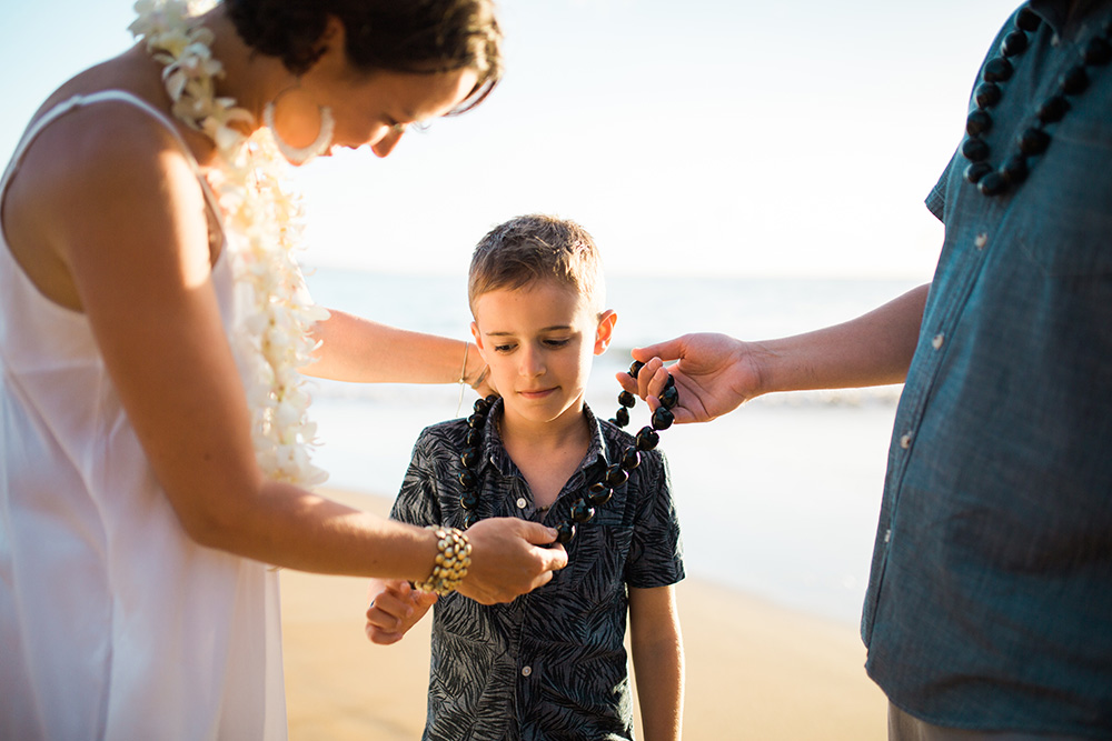 family photographer cadencia captures love at poolenalena beach in wailea, hawaii. 