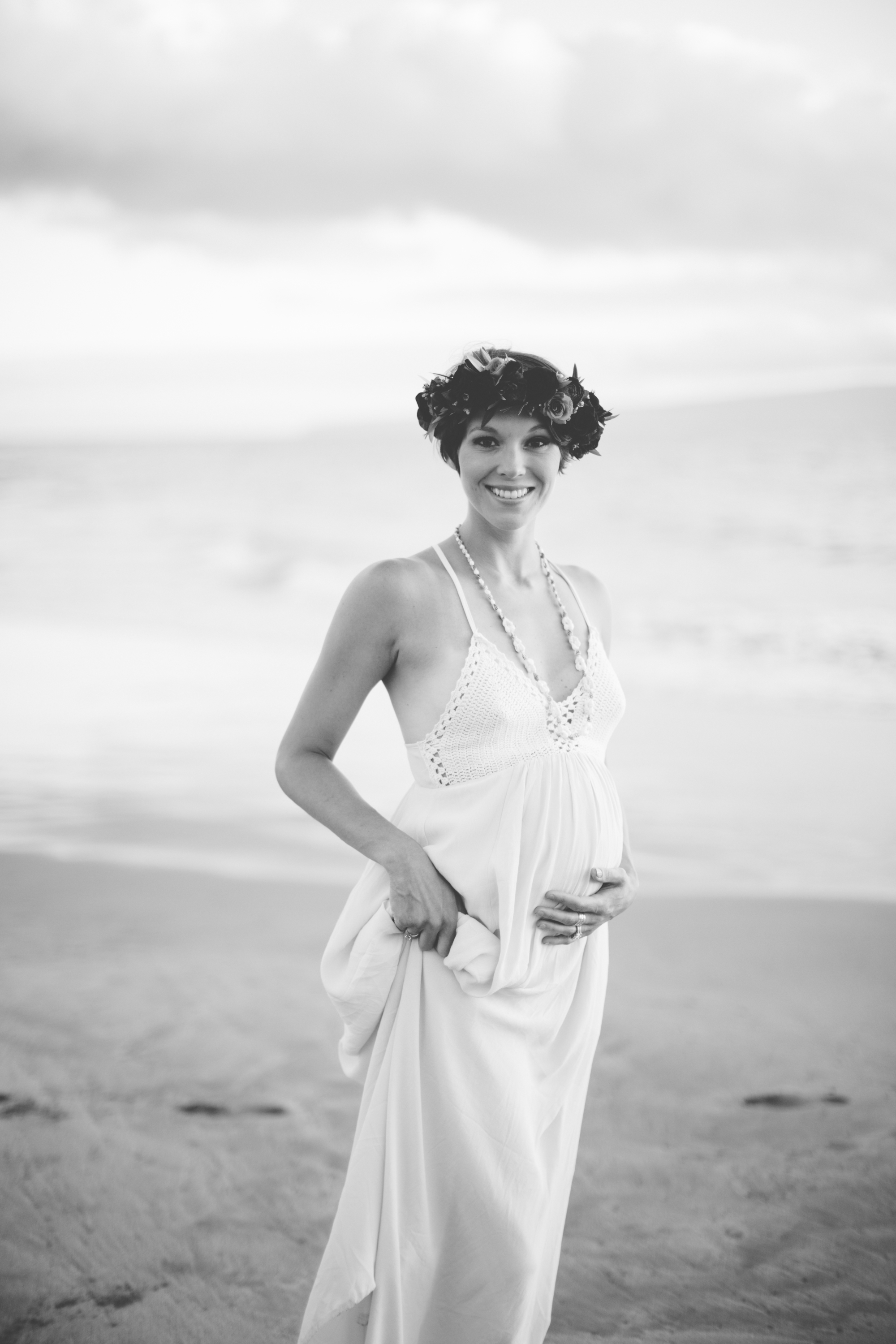 beautiful hawaii maternity photos by cadencia photography on Maui. 