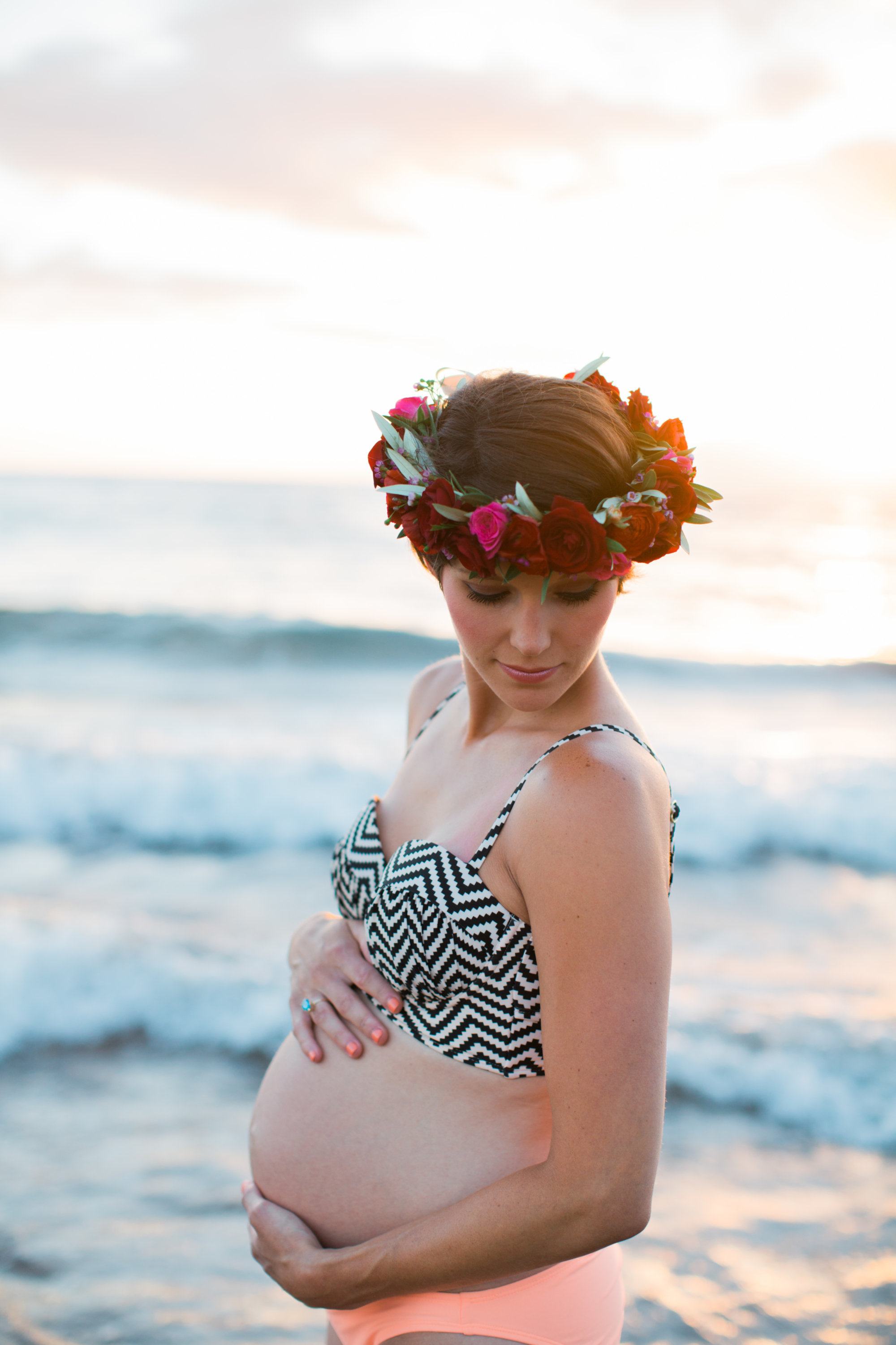 beautiful hawaii maternity photos by cadencia photography on Maui. 