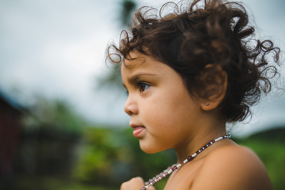 tropical moms is a series on maui motherhood with beautiful family photography and interviews. 