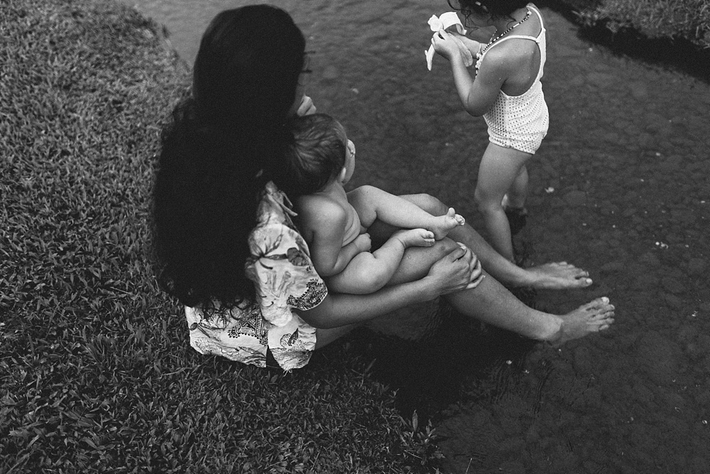 tropical moms is a series on maui motherhood with beautiful family photography and interviews. 