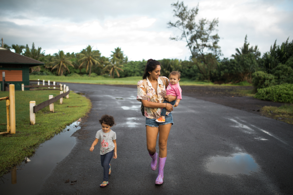 keanae peninsula mama Kamalani shares on tropical moms, a series on Maui motherhood with interviews and family photography. 