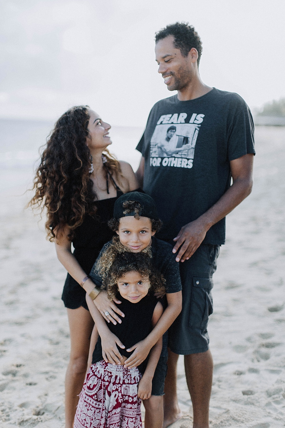 maui family photographer cadence captures an ohana at baldwin beach.