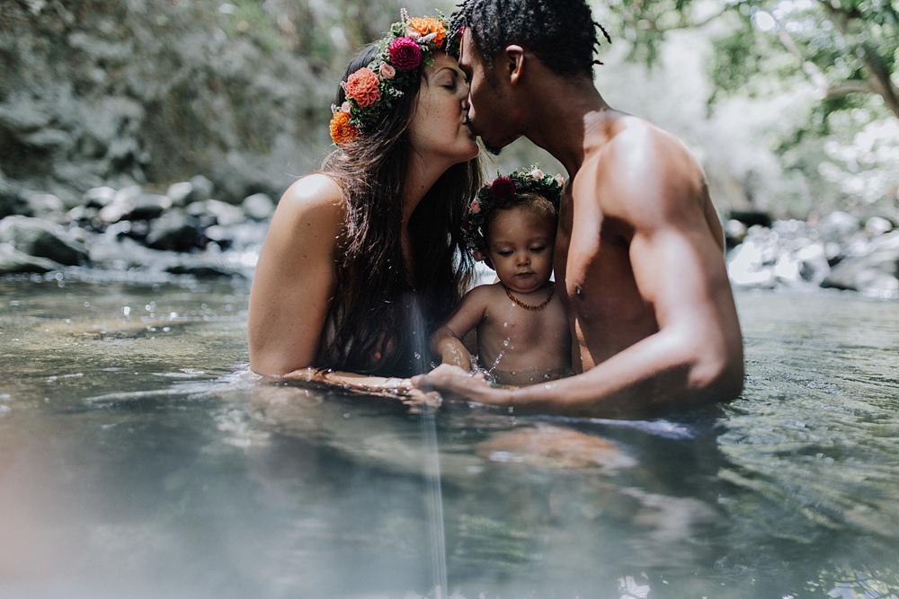 photos by maui photographer cadencia for a family in iao valley. 