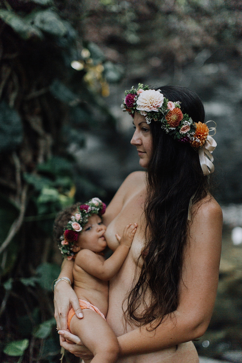 breastfeeding photos in maui, hawaii by cadencia photography. 