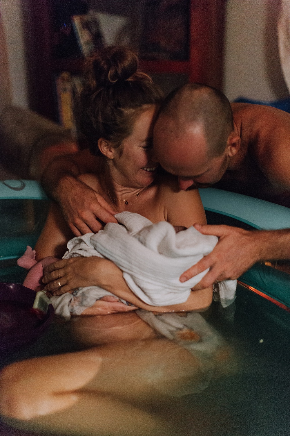 photos of a home birth on Maui 