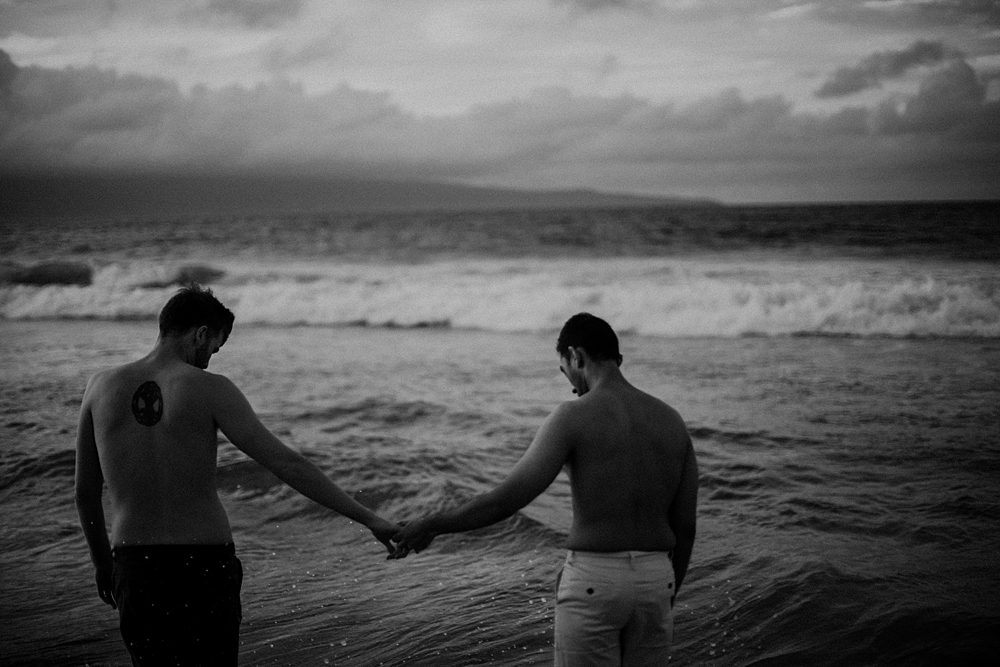 beautiful gay couples photography in maui, hawaii for LGBQT 