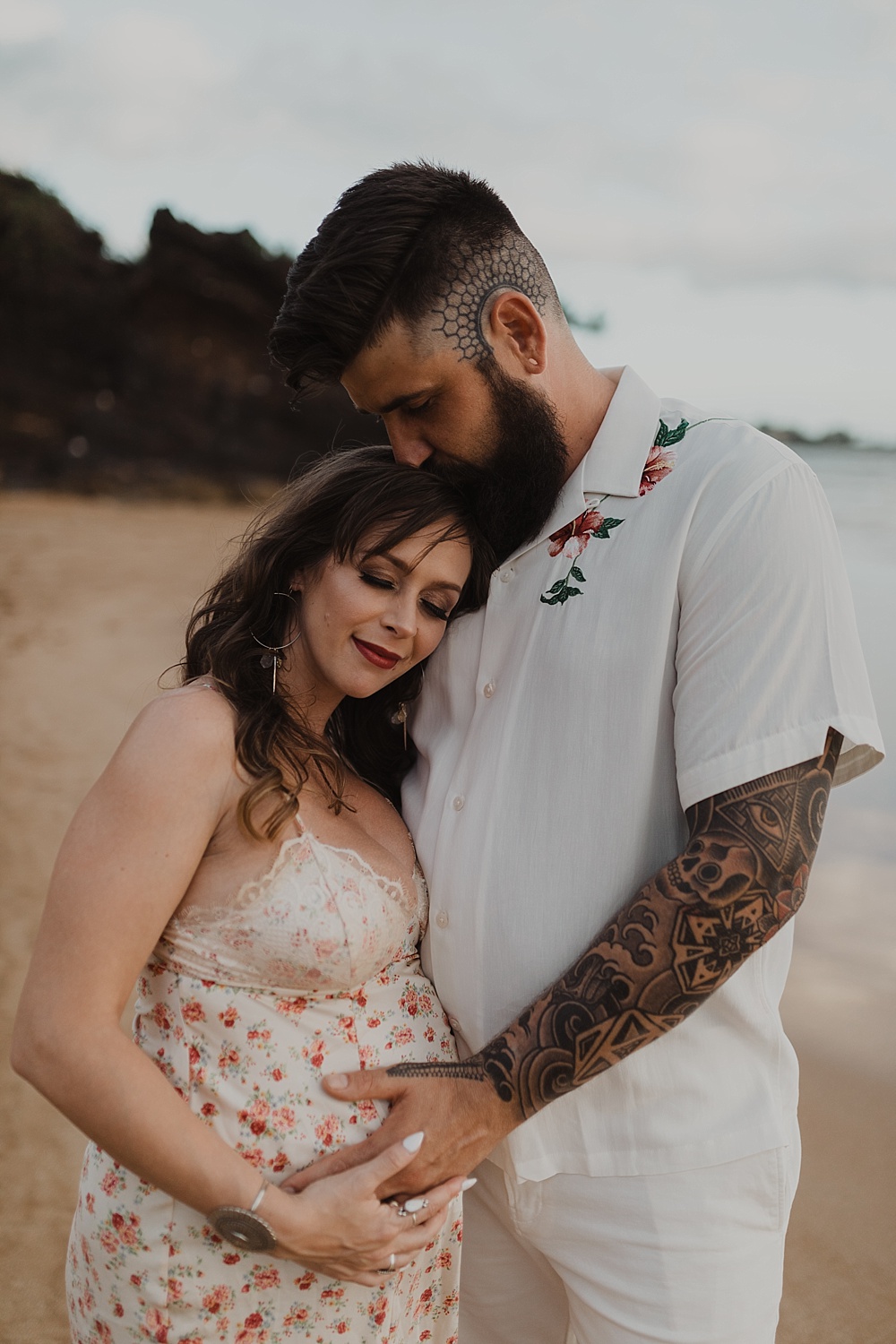 hawaii beach maternity photos