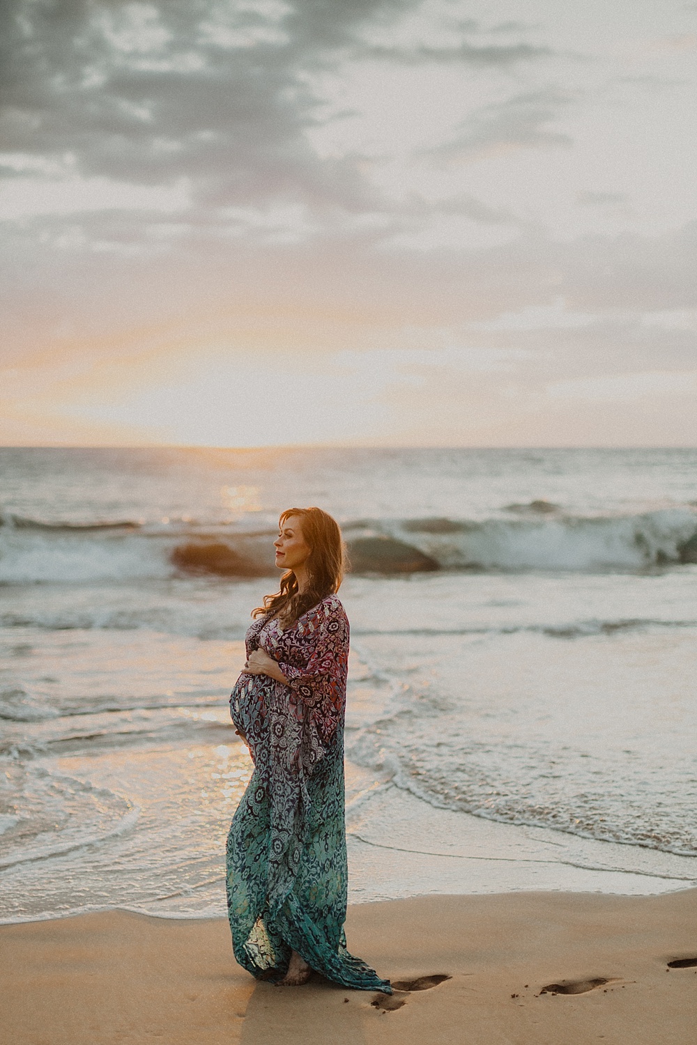 gorgeous pregnancy during hawaii beach maternity photography session