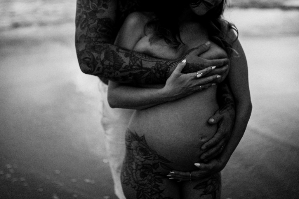 beautiful nude maternity photos with tattoos in hawaii 